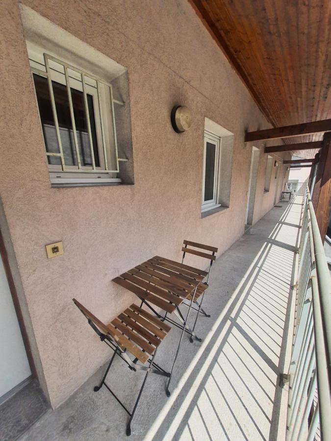 Studio Au Calme Espace Exterieur Parking Gratuit Dans La Rue Grenoble Eksteriør bilde